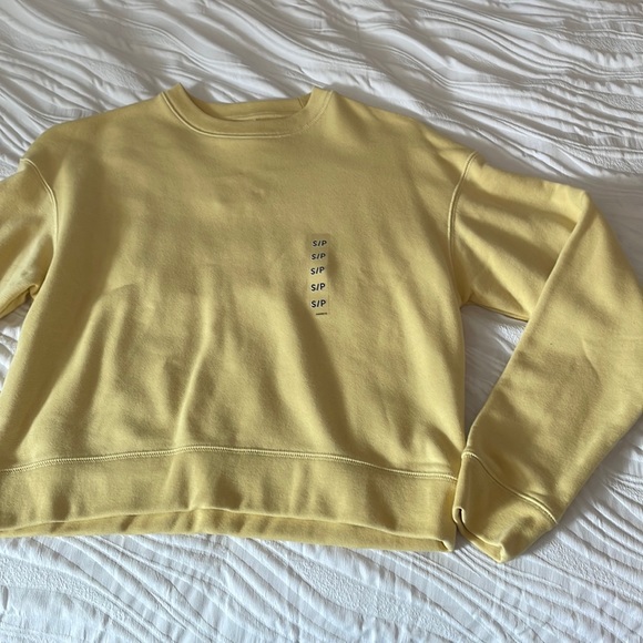 NWT Uniqlo Yellow Crewneck - Picture 1 of 4